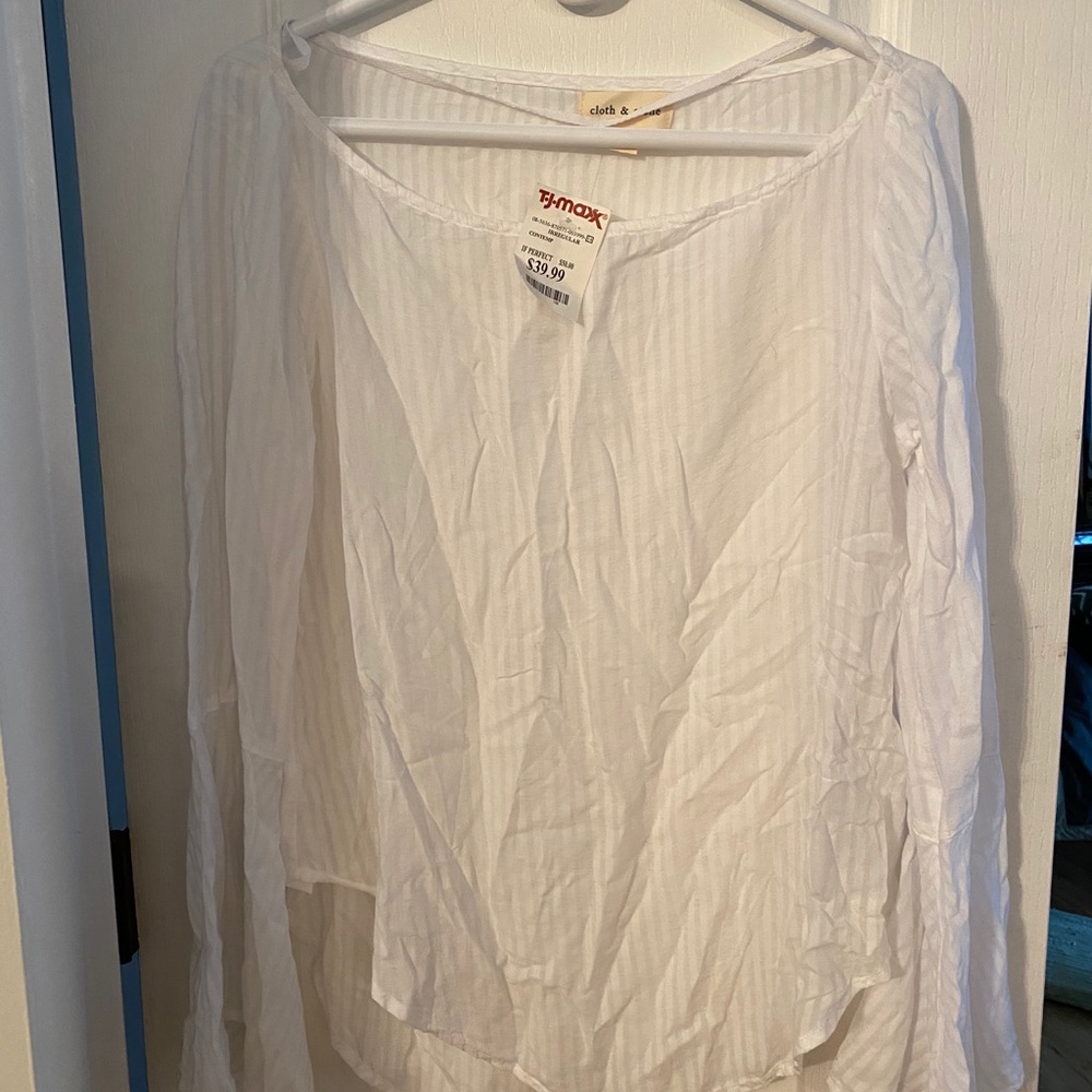Cloth and Sone long bell sleeve top